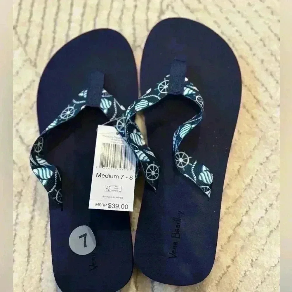 Vera Bradley flip flops size Medium
